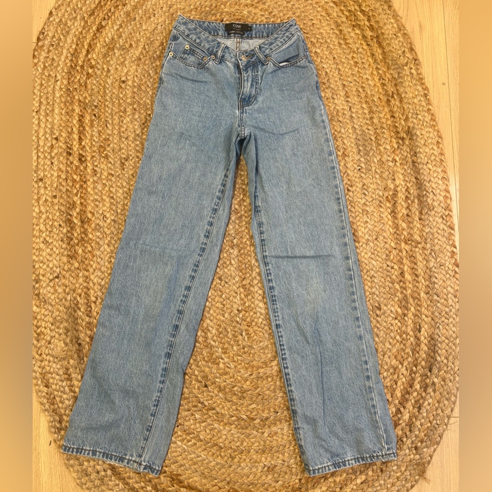 Chic & Timeless: Simon’s Icône Wide-Leg Jeans